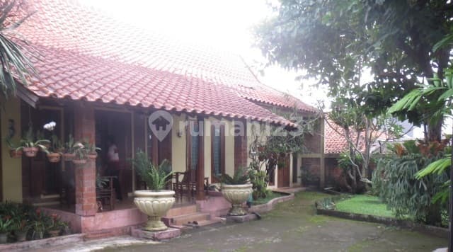 Rumah Halaman Luas di Vila Mas Cinere