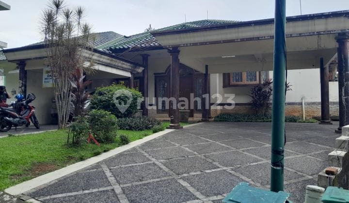Rumah 3 Lantai Asri dan Sejuk Di Bukit Golf Hijau Sentul City Bogor