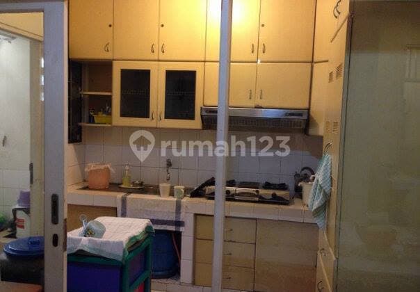 Rumah , Jl pulau Laki ,permata Buana , Jakarta Barat