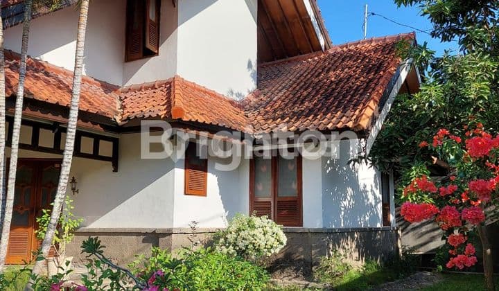 Villa Mewah Model Compound Di Tengah Kota Renon