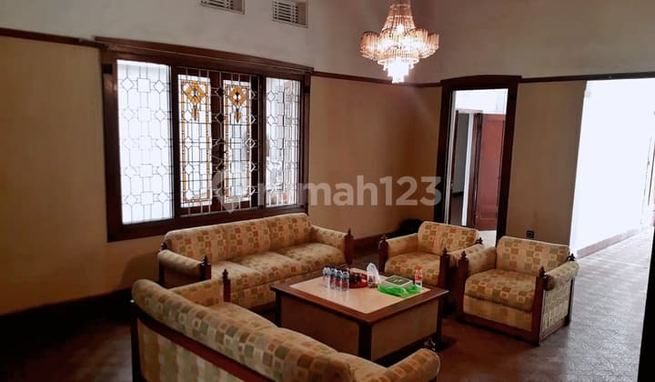 RUMAH BESAR HERITAGE DI SAYAP DAGO BANDUNG