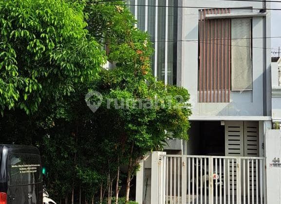 Rumah Mewah 3 Lantai Lokasi Strategis Dekat Tugu Yogyakarta