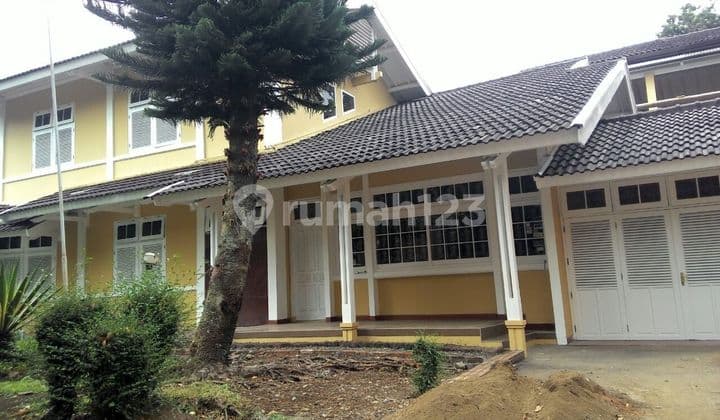 Asri House, Spacious Land and Minimalist in Tubagus Ismail Bandung