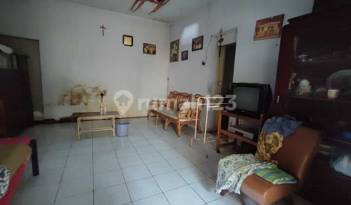 Rumah Lama Hitung Tanah Di Jalan Ciateul Bandung