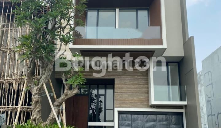 Brand New Modern Scandinavian House di Villa Bukit Regency 1 Pakuwon Indah! Premium Split Level Cluster Terbaik di Kelasnya! Dekat Pakuwon Mall Dekat Graha Family Dekat National Hospital!