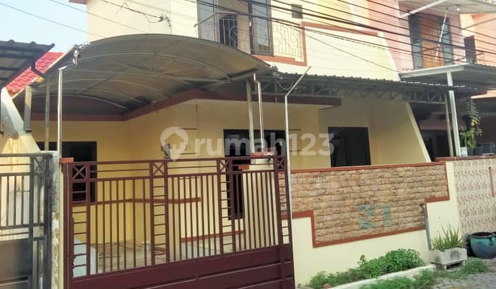 Rumah di Lebak Indah Mas Surabaya Timur, 2 Lantai, Renovasi Total, Siap Huni