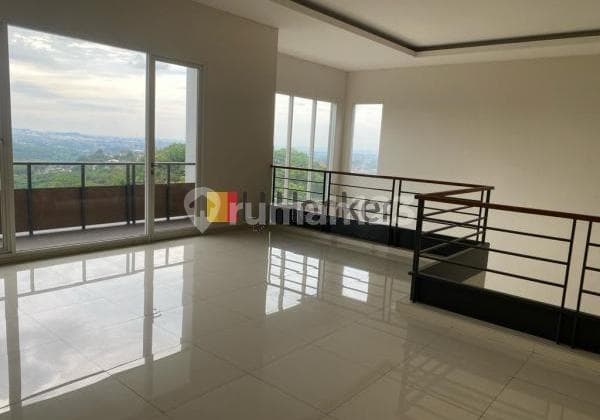 Rumah siap pakai di Gombel Lama