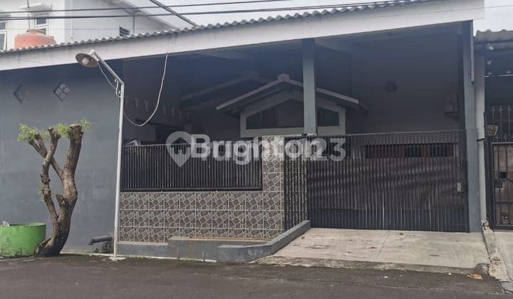 RUMAH DENGAN LOKASI STRATEGIS. BANYAK KULINER, DEKAT AIRPORT, STASIUN, MALL