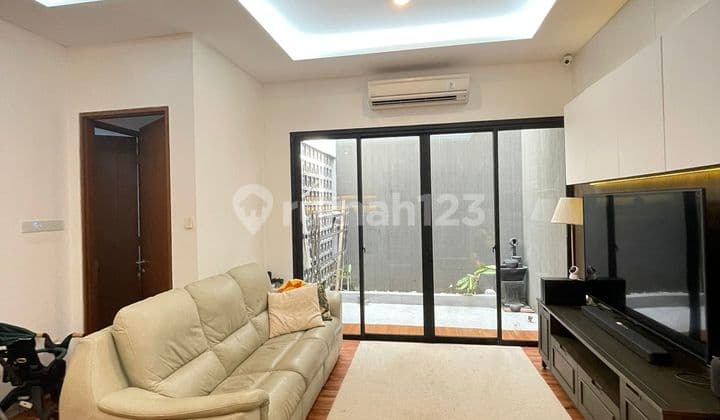Rumah Bagus Di Grand Trevista Rempoa Ciputat Tangerang Selatan