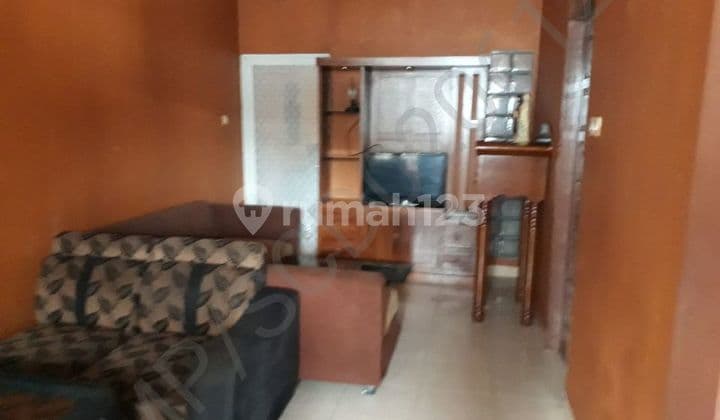 Rumah Mimimalis Taman Royal Cipondoh Kota