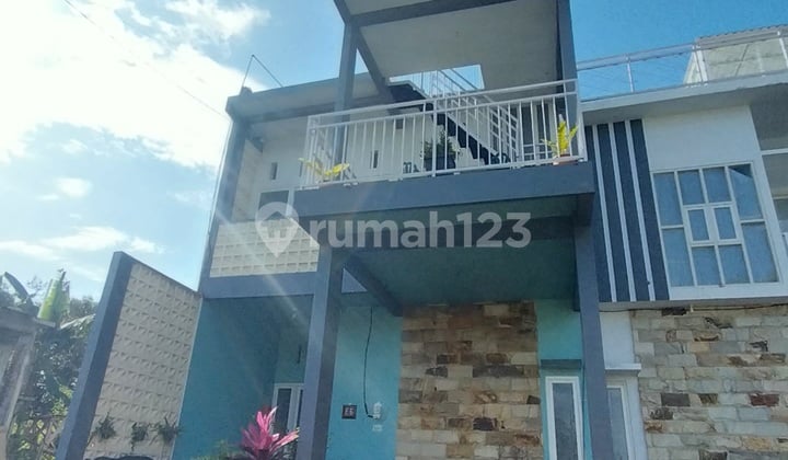 CEPAT RUMAH 2 ½ LANTAI CANTIK & BAGUS MODERN SIAP HUNI HARGA TERJANGKAU