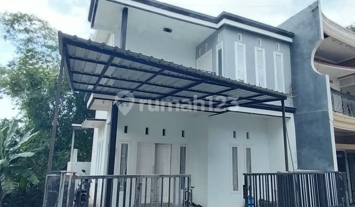 CEPAT RUMAH 2 LANTAI CANTIK & BAGUS SIAP HUNI MODERN HARGA TERJANGKAU