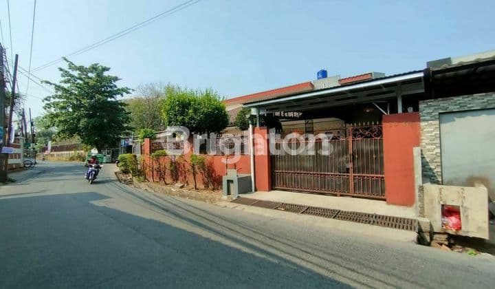 RUMAH SIAP HUNI COCOK UNTUK USAHA LOKASI STRATEGIS PINGGIR JALAN