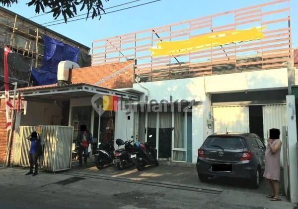 The building is suitable for business in the Pleburan area. The building is suitable for business in the Pleburan area.