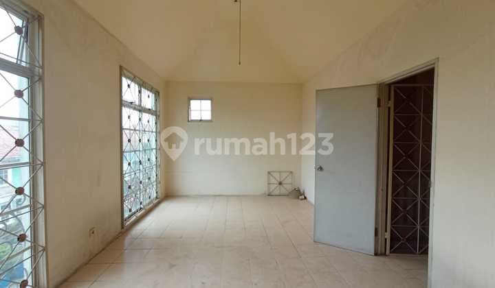 Townhouse Taman Paris 2 Lantai,Nyaman dan Aman Lingkungan Sekitar