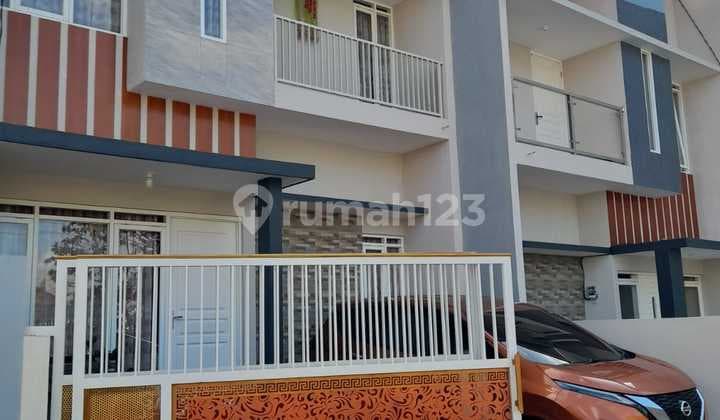CEPAT RUMAH 2 LANTAI CANTIK & BAGUS MODERN SIAP HUNI TERJANGKAU