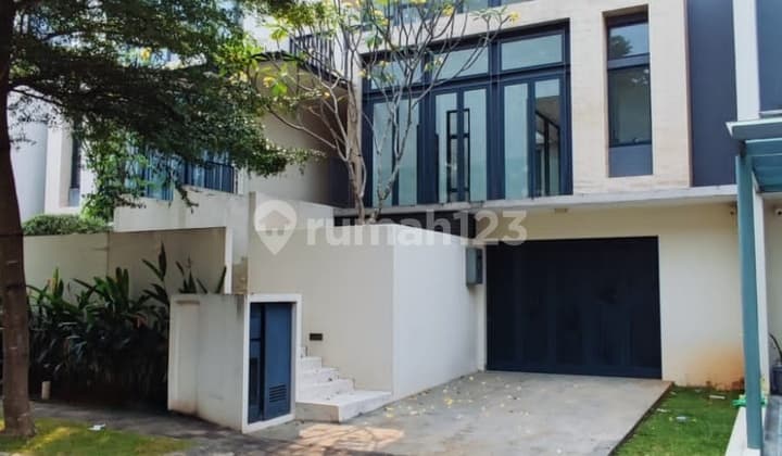 Flash Sale. Rumah Mewah Navapark Lancewood, Bsd City