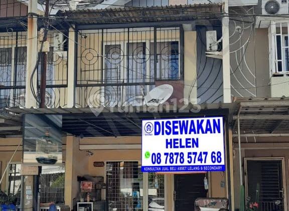 RUMAH 2,5 LANTAI SIAP HUNI DIDALAM KOMPEK PERUMAHAN KALIDERES
