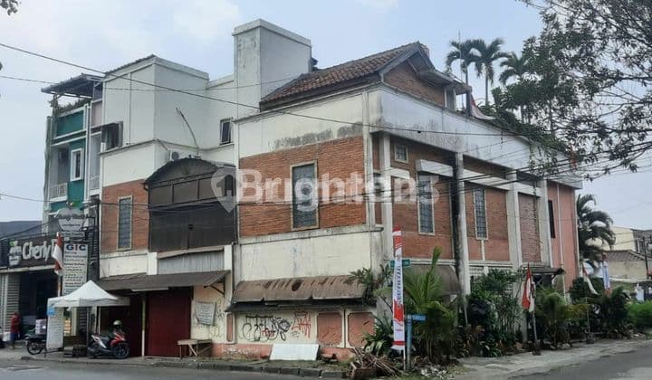 RUMAH STRATEGIS PINGGIR JALAN RAYA DEPOK DUA TENGAH