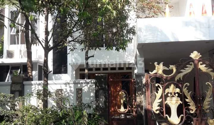 Di Rumah Komplek Taman Villa Baru Pekayon Bekasi ** Di Rumah Komplek Taman Villa Baru Pekayon Bekasi **