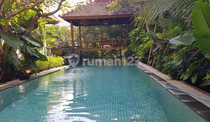 Tropical House @ Mayjend Sungkono, West Surabaya