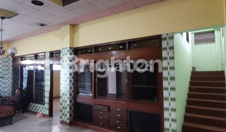 RUMAH TINGKAT 3 KONSTRUKSI KUAT