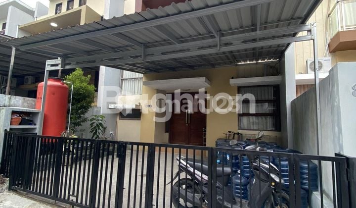 Town House di Dalam Perumahan Borneo Paradiso