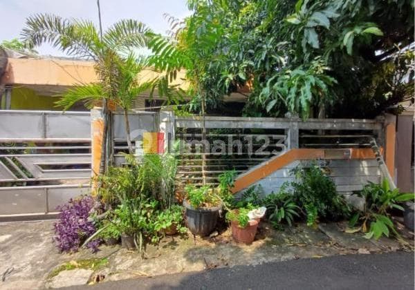Dijual Cepat Rumah Tua Lokasi Mantab, Tomang, Jakarta Barat.