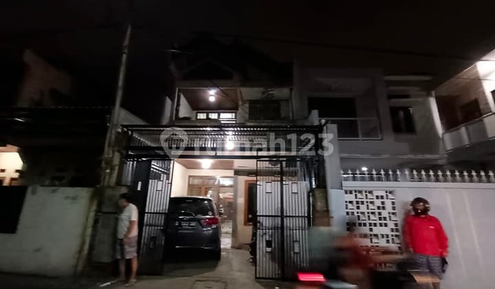 Rumah Cantik, Terawat, 2 Lantai Di Jalan Mukodar, Kota Cimahi