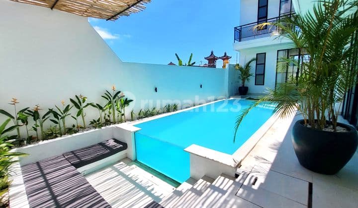 Freehold - Luxurious Oasis in Canggu 5-Bedroom Villa with Rooftop Terrace and Pool