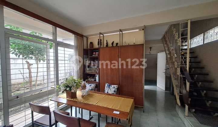 Rumah Klasik Nyaman di Dago Bandung Strategis Cocok untuk Rumah Mewah, Cafe Eksklusif, Showroom, Office Building #DD