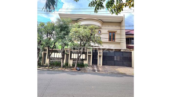 2.5 Story Corner House on Citra Garden Boulevard, Kalideres