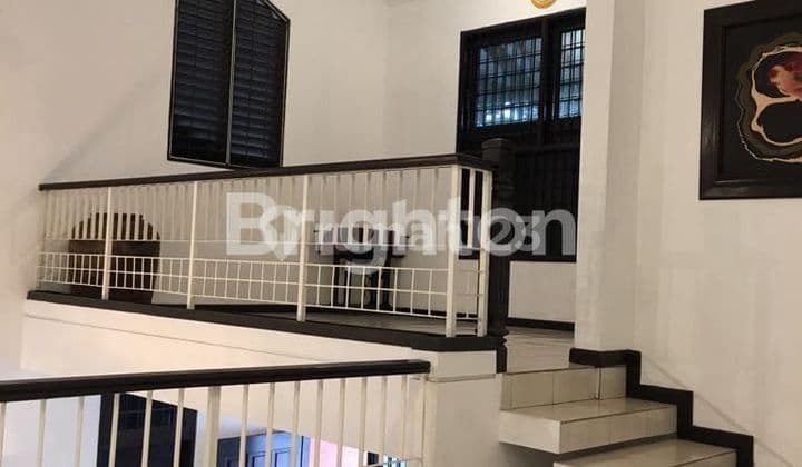 RUMAH DI KELAPA GADING