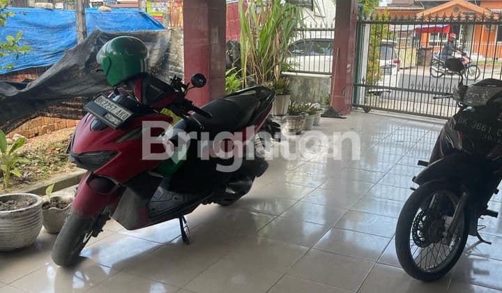 RUMAH DENGAN LAHAN LUAS