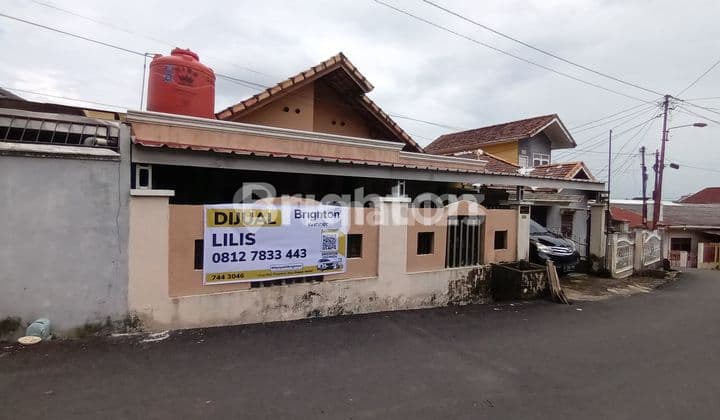 RUMAH SIAP HUNI DI TENGAH KOTA LOKASI STRATEGIS AMAN DAN NYAMAN