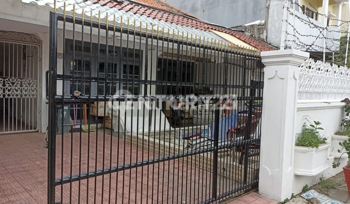 RUMAH DI KAYUMANIS JAKARTA TIMUR