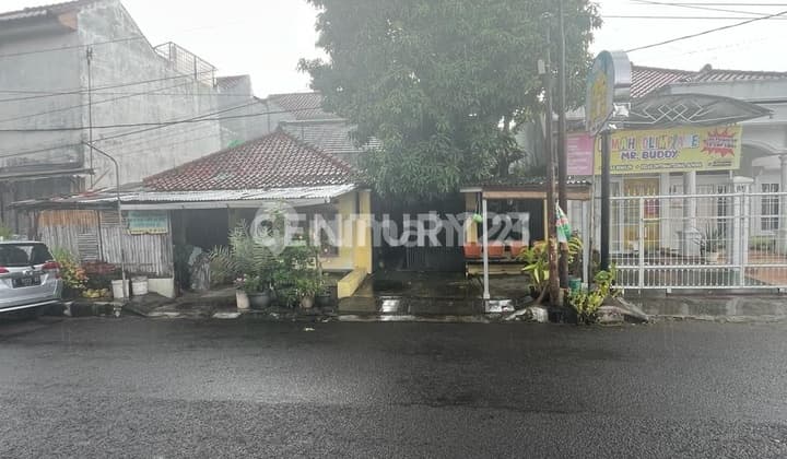 Rumah Asri Dekat Stasiun Kejaksan