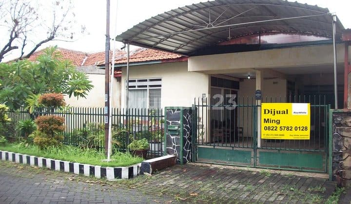 Rumah di Kutisari Selatan Surabaya Selatan, Bagus + Terawat, Row Jalan Lebar - MG -
