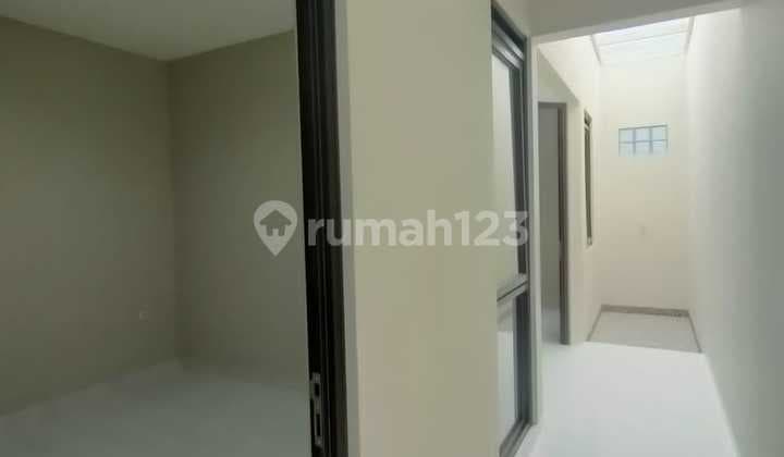 Rumah Baru 2 Lantai Di THI