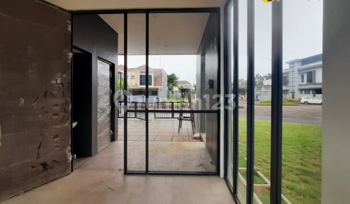 Ready-to-Use Commercial Property in Garden House, Grand Wisata. A Profitable Business Expansion Opportunity.