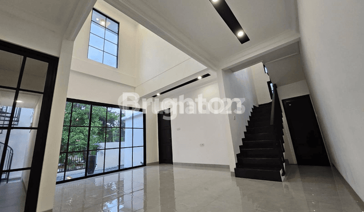 RUNGKUT ASRI, RUMAH HOOK CALSIC MODERN, ROW DOUBLE WAY