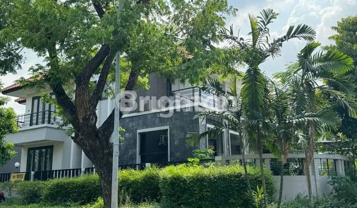 RUMAH DI GRAHA FAMILI ADA KOLAM RENANG