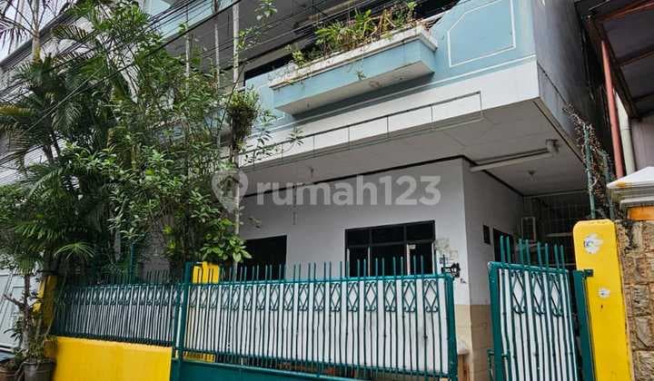 RUMAH KOST DI PETOJO SELATAN JAKARTA PUSAT