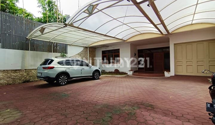 Luxurious Ready-to-Occupy House in Hegarmanah Setiabudi Bandung