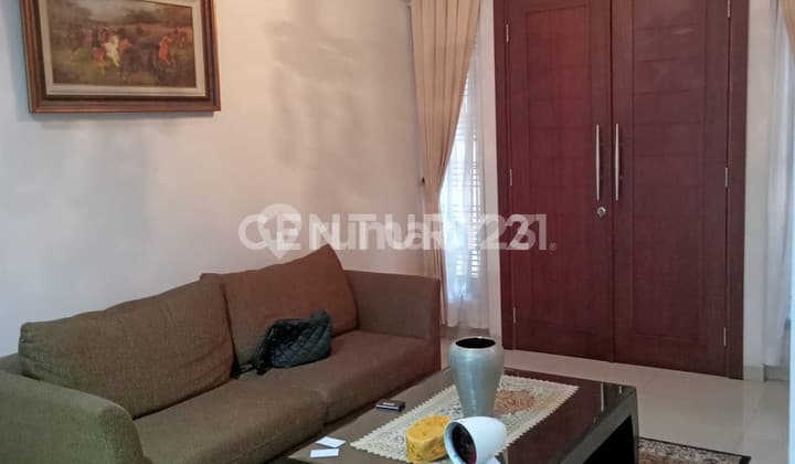 Rumah Strategis dengan Kondisi Bagus, Furnished dan Siap Huni di Pulomas Jakarta Timur S7368
