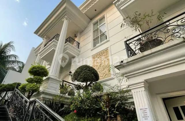 Rumah Mewah dan Luas di Perumahan Tirta Golf Serpong