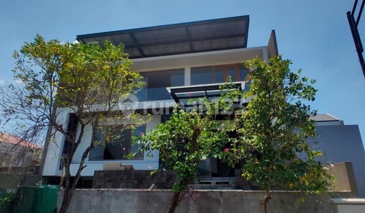 Rumah baru mewah Graha Famili