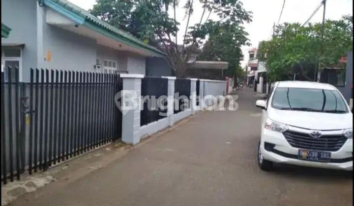 Rumah besar cocok untuk Keluarga besar atau kos di Ciputat