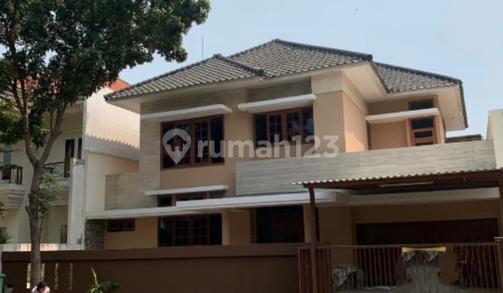 Rumah 2 lt graha famili SHM siap huni