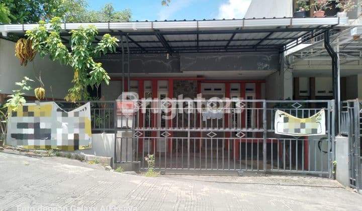 Fully furnished residence near a mosque.